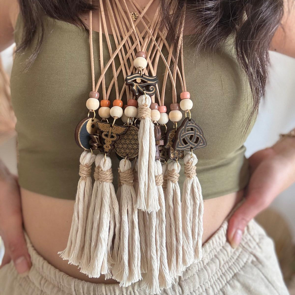 Collana con simbolo di protezione 🪬